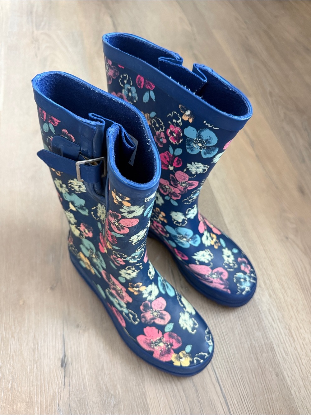 Women’s Size 5 Floral Navy Rain Boots, EUC
